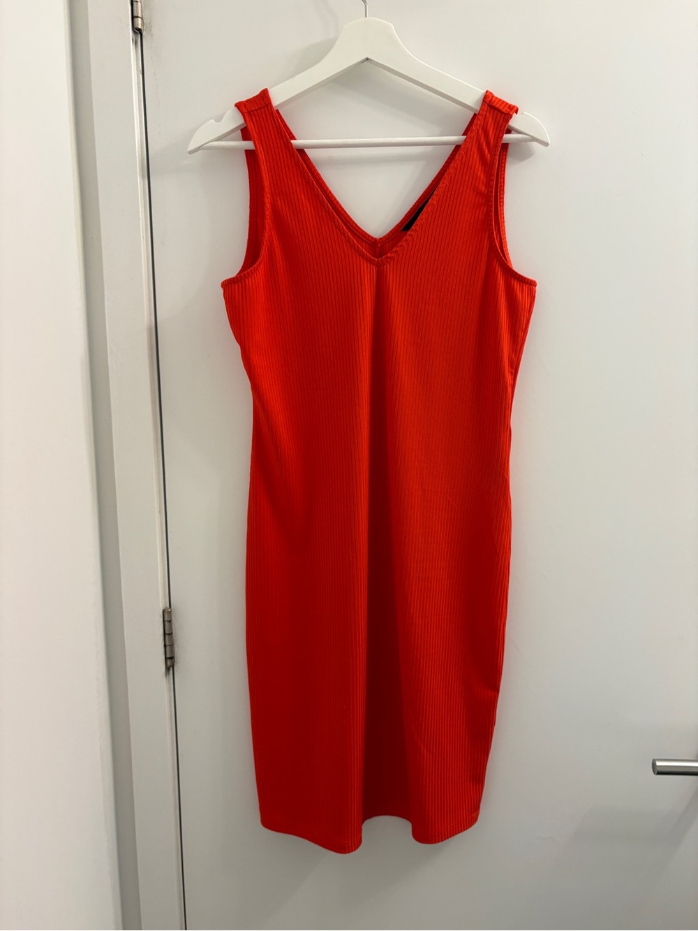 Vero Moda Ribbed V-Neck Midi Dress in Red